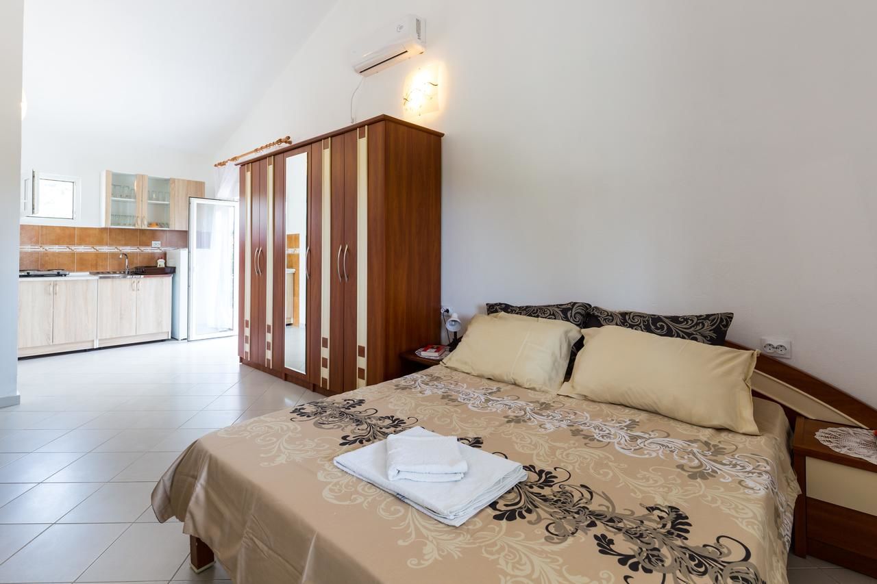 Апартаменты Corovic Apartments Сутоморе-5